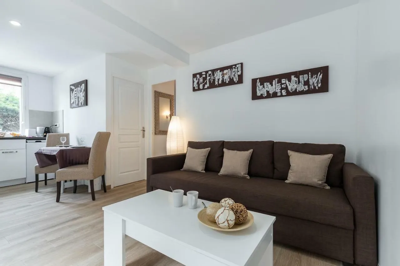 Sleep In Antibes City Center Apartment