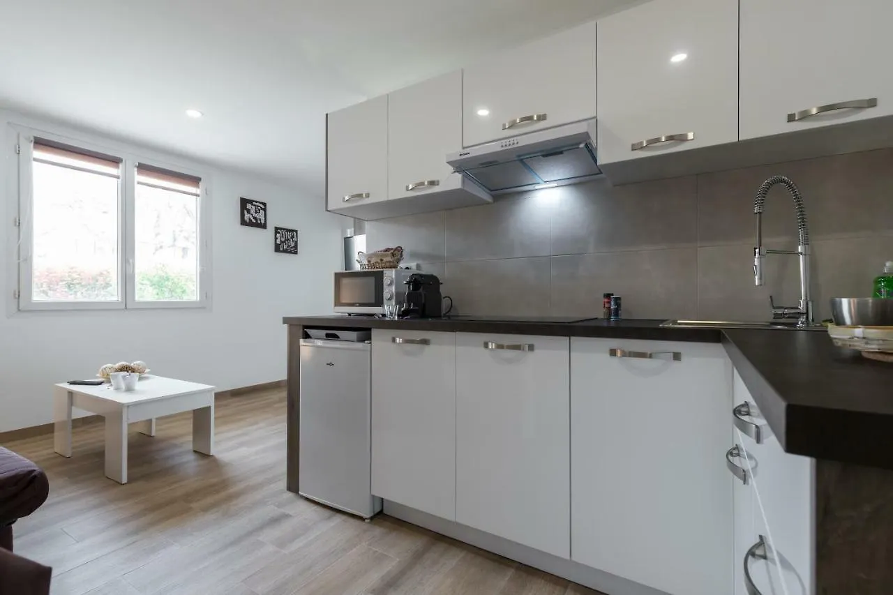 Sleep In Antibes City Center Apartment